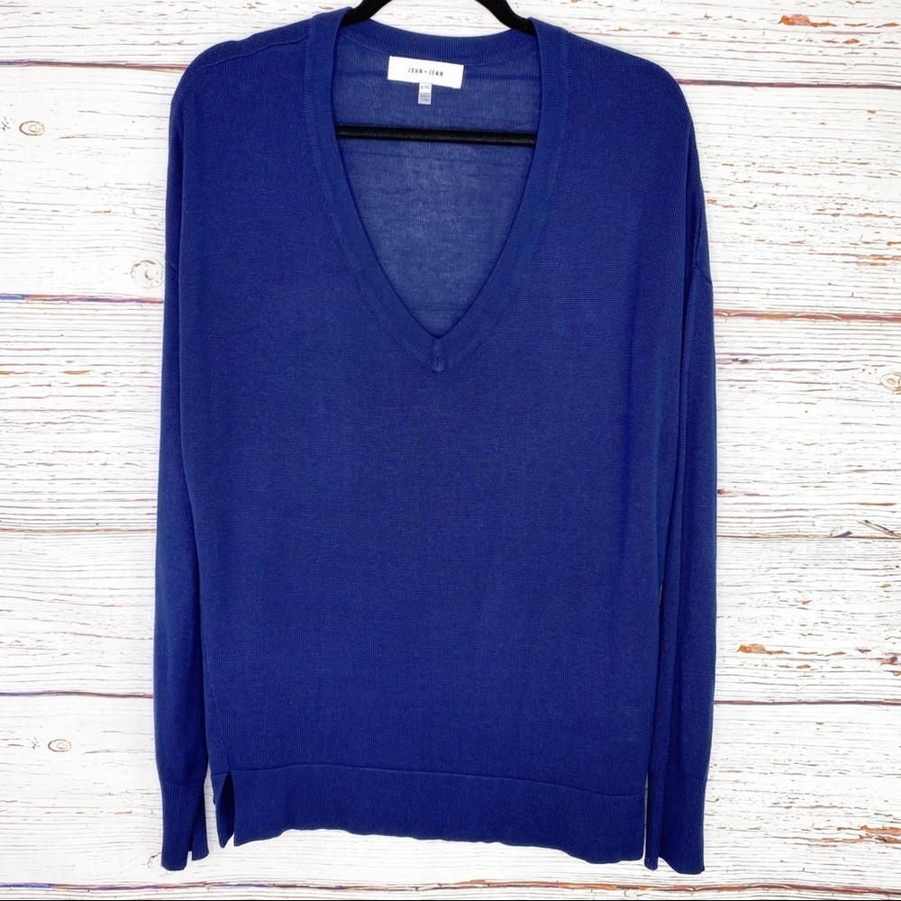 Navy v neck pullover - Picture 1 of 9